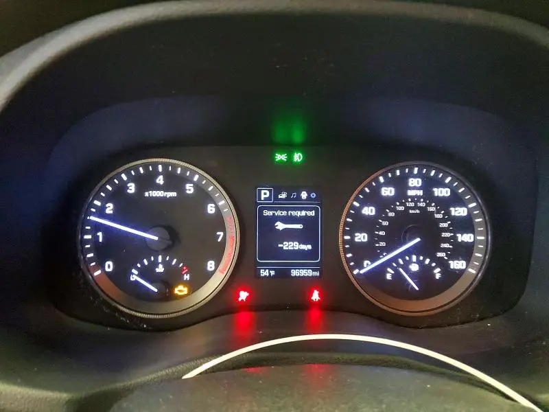 2017 HYUNDAI TUCSON SE  