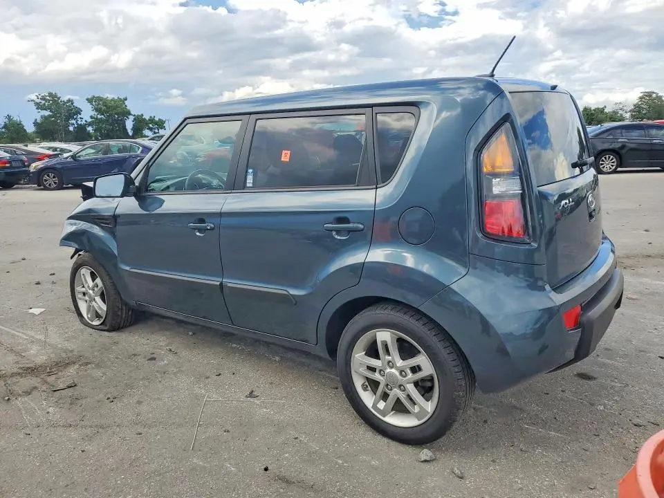 2011 KIA SOUL +  