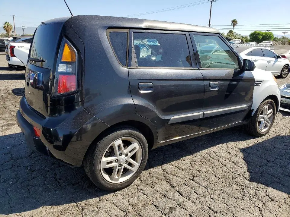 2010 KIA SOUL +  