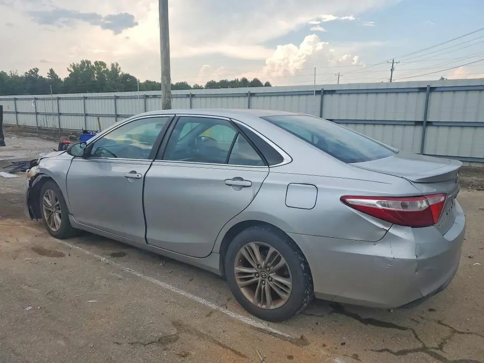 2016 TOYOTA CAMRY SE  