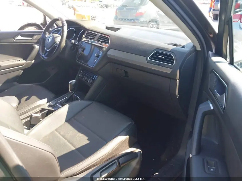 2018 VOLKSWAGEN TIGUAN  