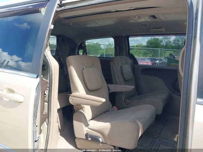 2011 CHRYSLER TOWN & COUNTRY TOURING