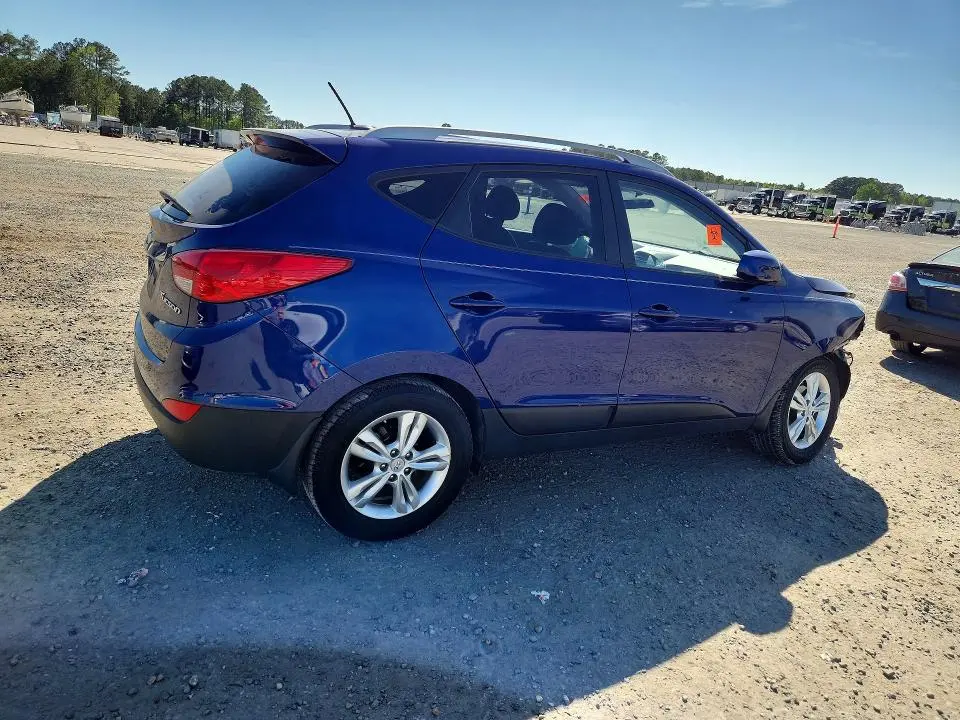 2011 HYUNDAI TUCSON   
