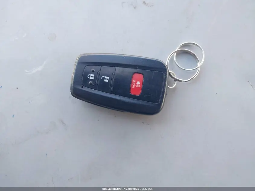 2021 TOYOTA PRIUS LE