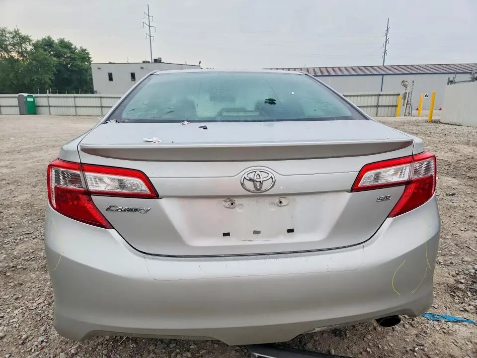 2013 TOYOTA CAMRY SE  