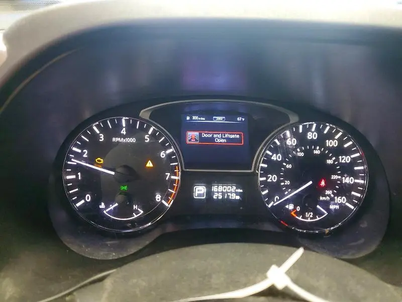 2014 NISSAN PATHFINDER SV  