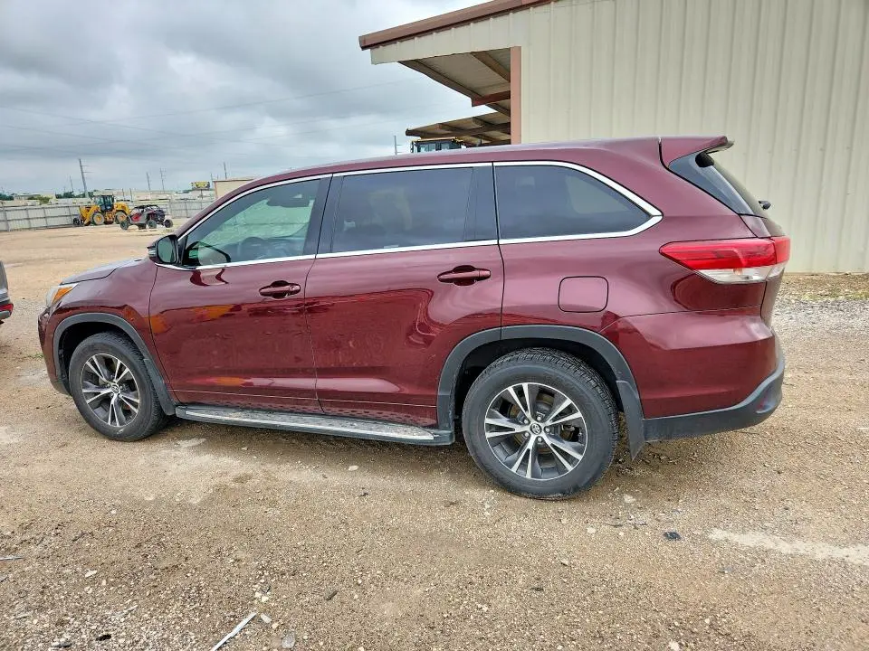 2018 TOYOTA HIGHLANDER LE  