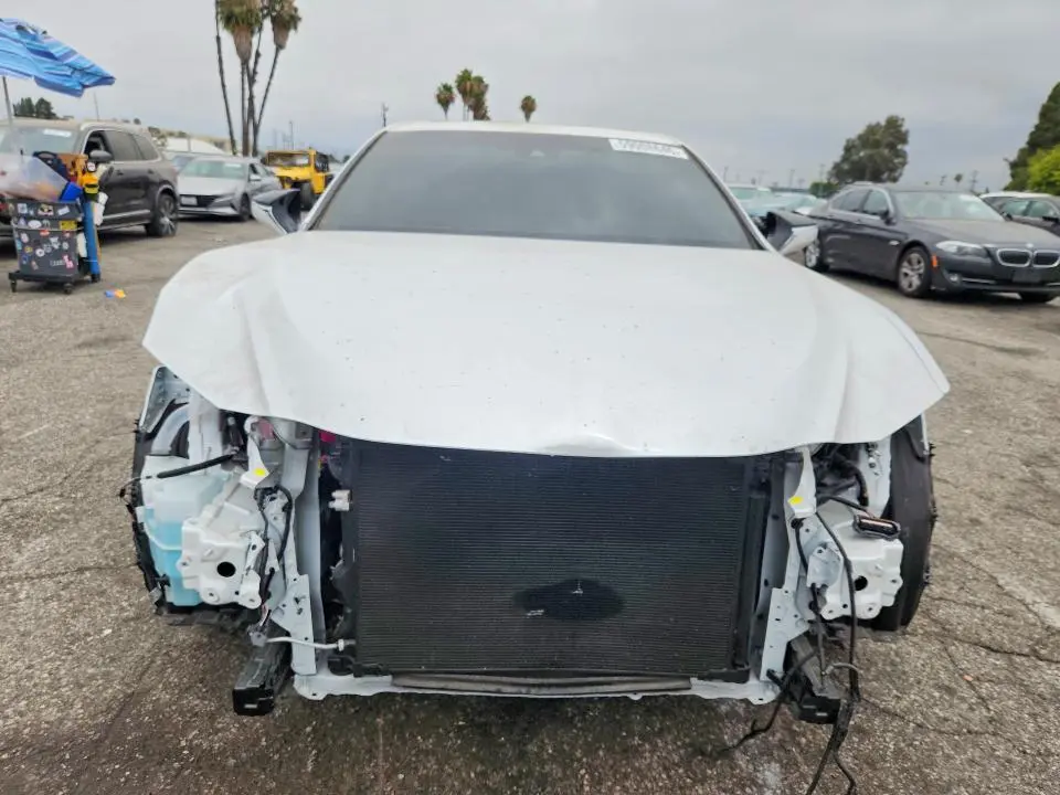 2025 LEXUS ES 300H BASE  