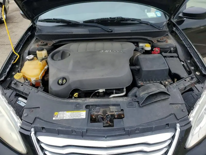 2013 CHRYSLER 200 LX  