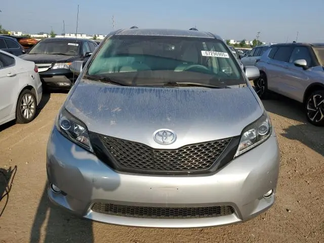 2014 TOYOTA SIENNA LE  