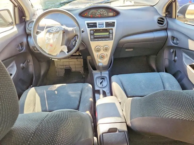 2010 TOYOTA YARIS BASE  