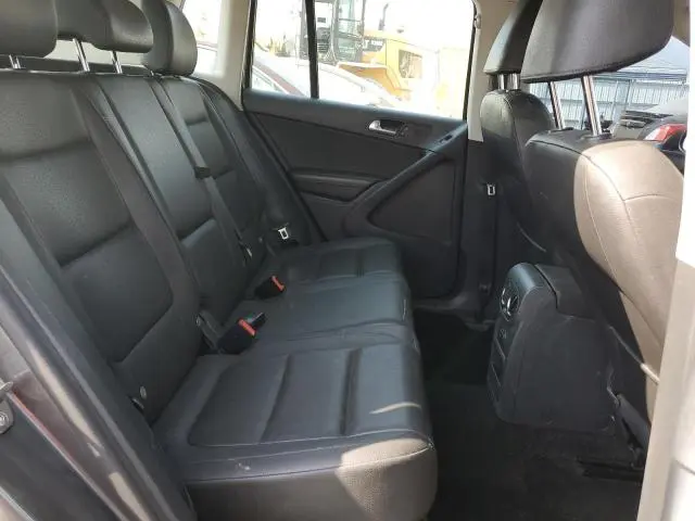 2016 VOLKSWAGEN TIGUAN S  