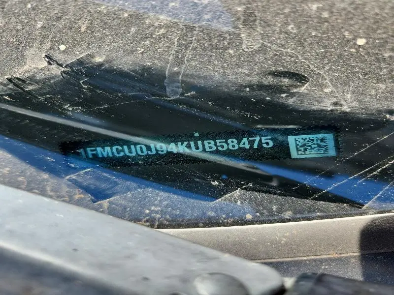 2019 FORD ESCAPE TITANIUM  