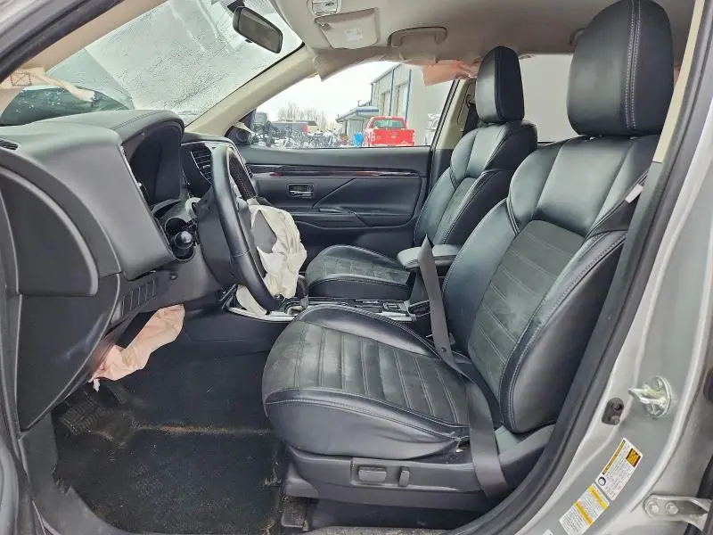 2019 MITSUBISHI OUTLANDER SE  