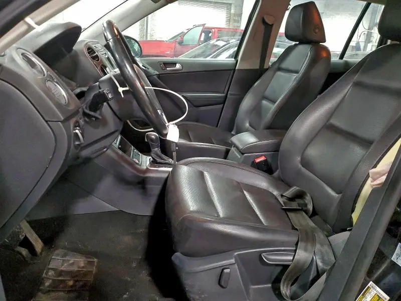 2016 VOLKSWAGEN TIGUAN S  