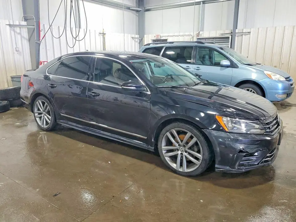 2017 VOLKSWAGEN PASSAT R-LINE  