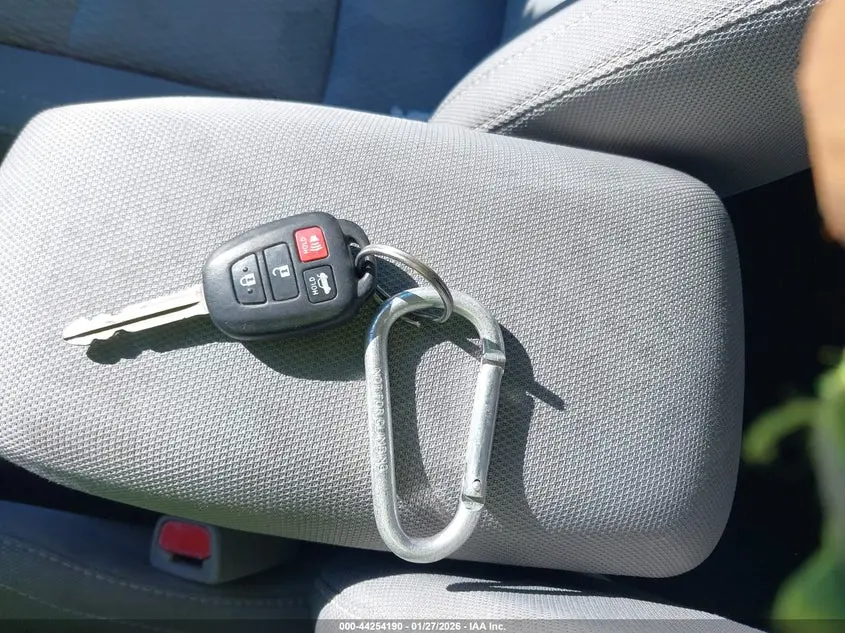 2016 TOYOTA COROLLA LE PLUS