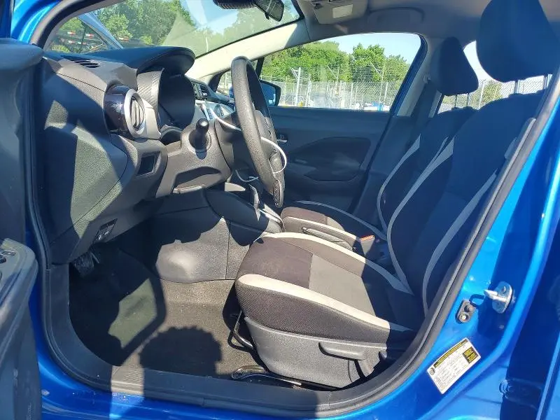 2021 NISSAN VERSA SV  