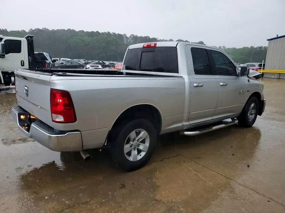 2016 RAM 1500 SLT  