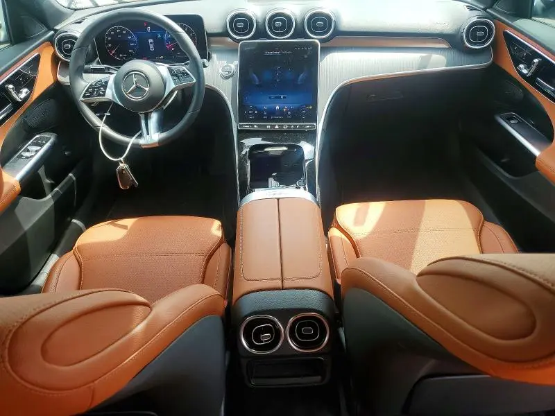 2025 MERCEDES-BENZ C 300  