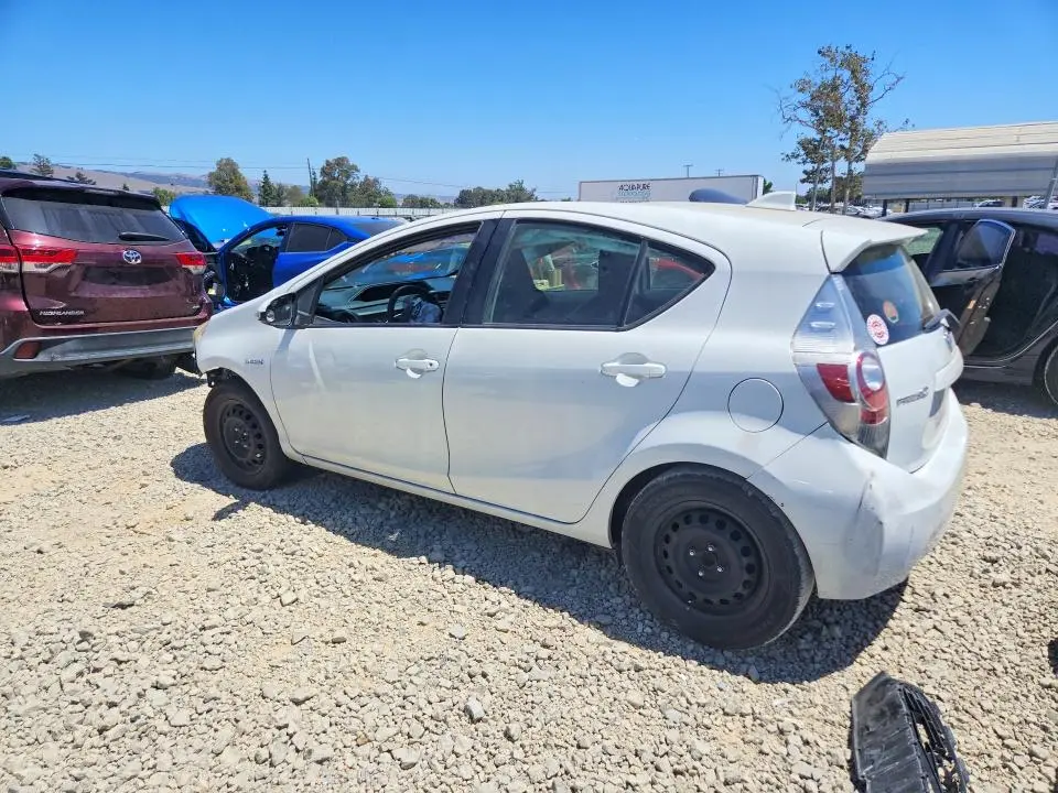 2015 TOYOTA PRIUS C ONE  