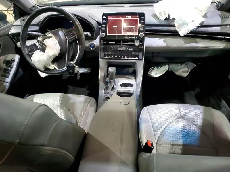 2019 TOYOTA AVALON XSE  