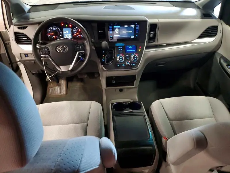 2015 TOYOTA SIENNA LE  