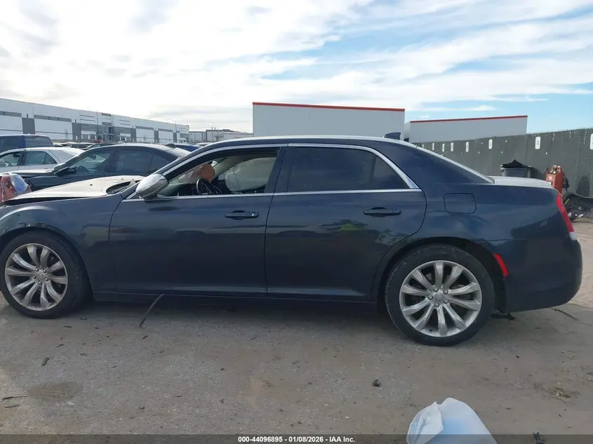 2018 CHRYSLER 300 TOURING