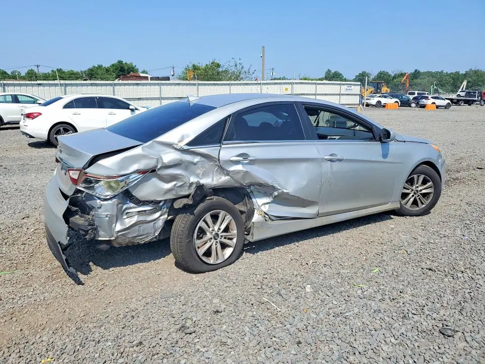 2014 HYUNDAI SONATA GLS  