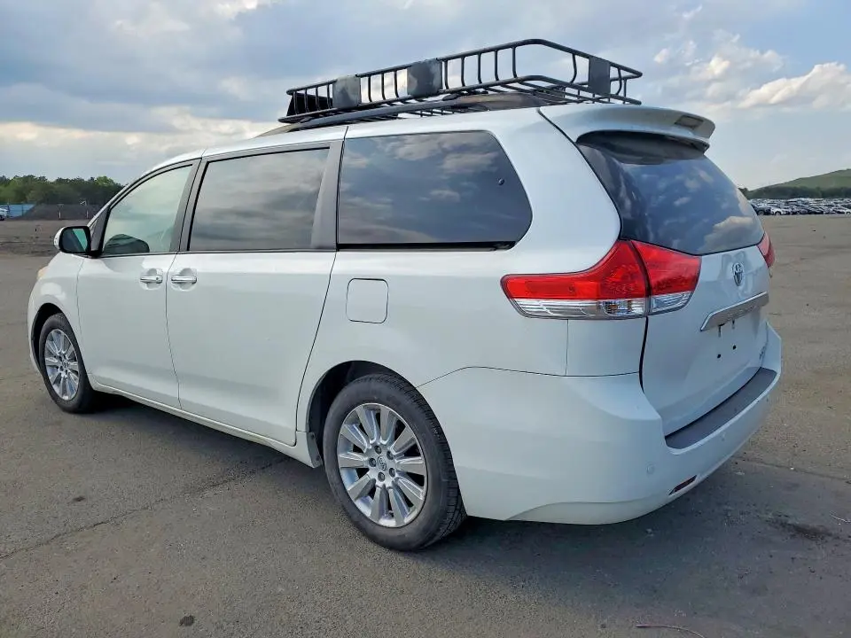 2013 TOYOTA SIENNA LIMITED 7-PASSENGER  