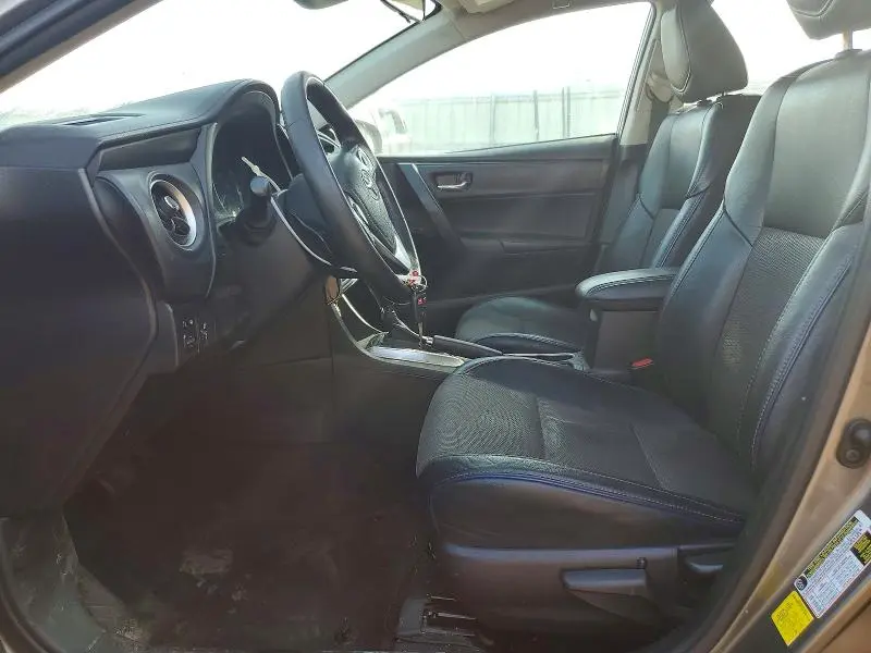 2017 TOYOTA COROLLA SE  