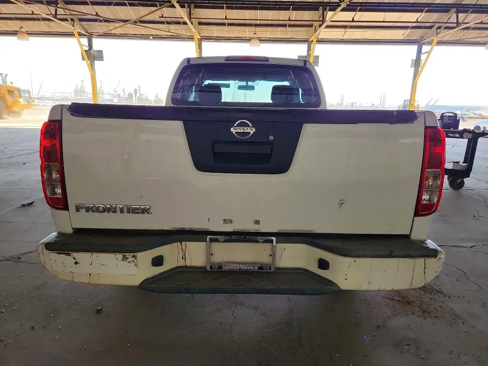 2017 NISSAN FRONTIER S  