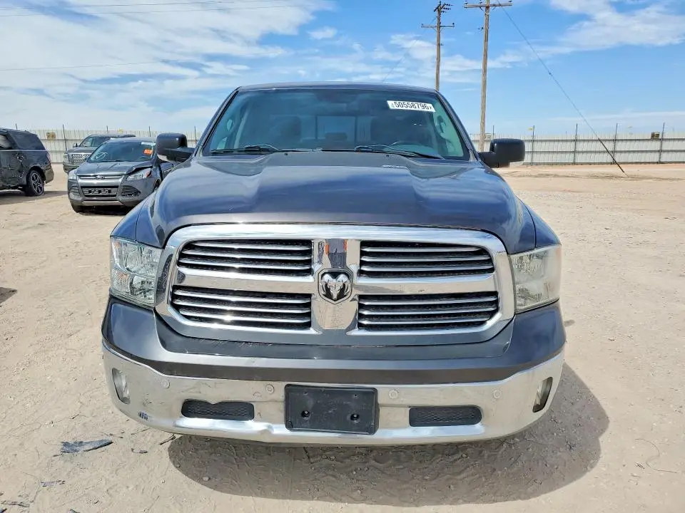2015 RAM 1500 SLT  