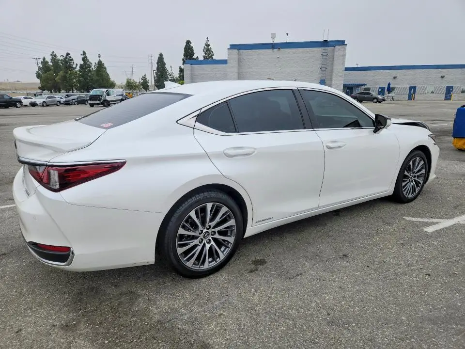 2021 LEXUS ES 300H  