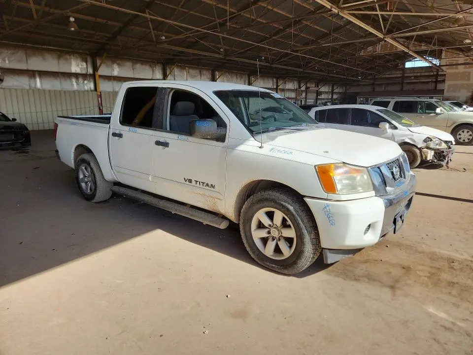 2013 NISSAN TITAN S  