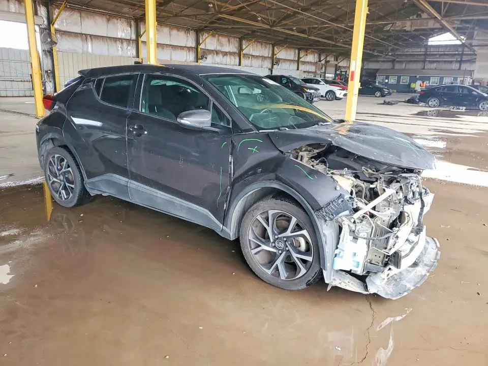 2018 TOYOTA C-HR XLE  