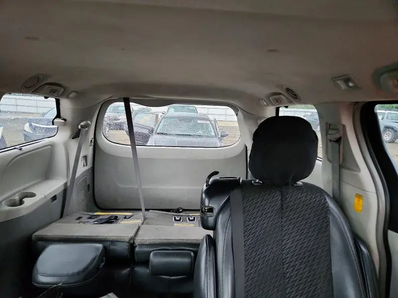 2014 TOYOTA SIENNA SPORT  