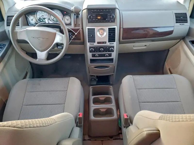2010 CHRYSLER TOWN & COUNTRY LX  