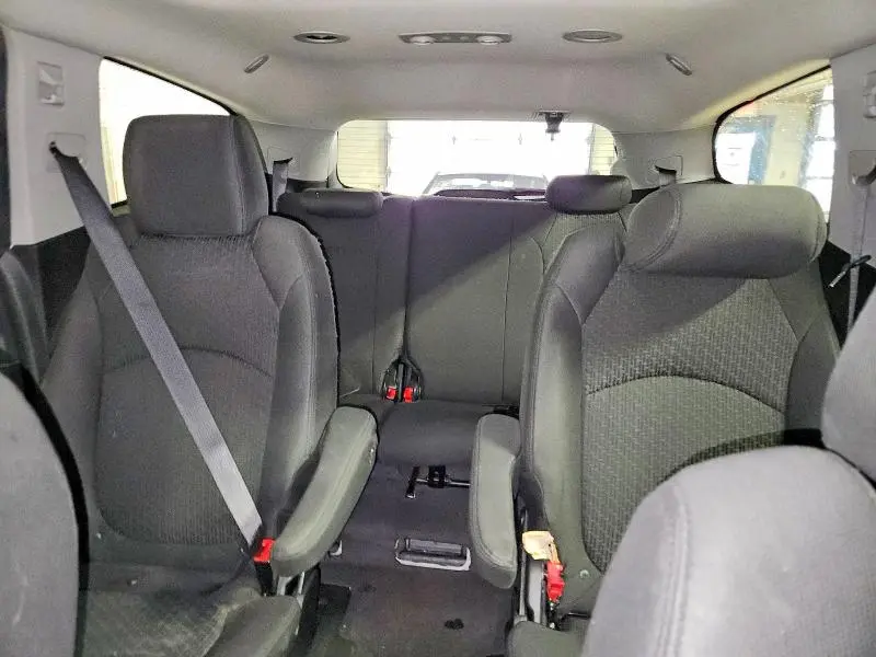 2011 CHEVROLET TRAVERSE LT  