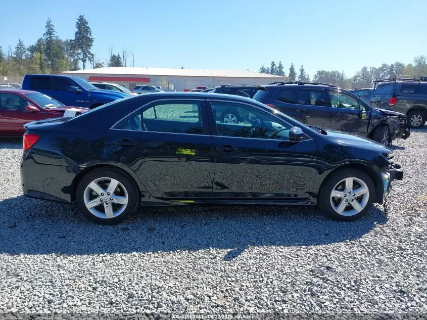 2014 TOYOTA CAMRY SE