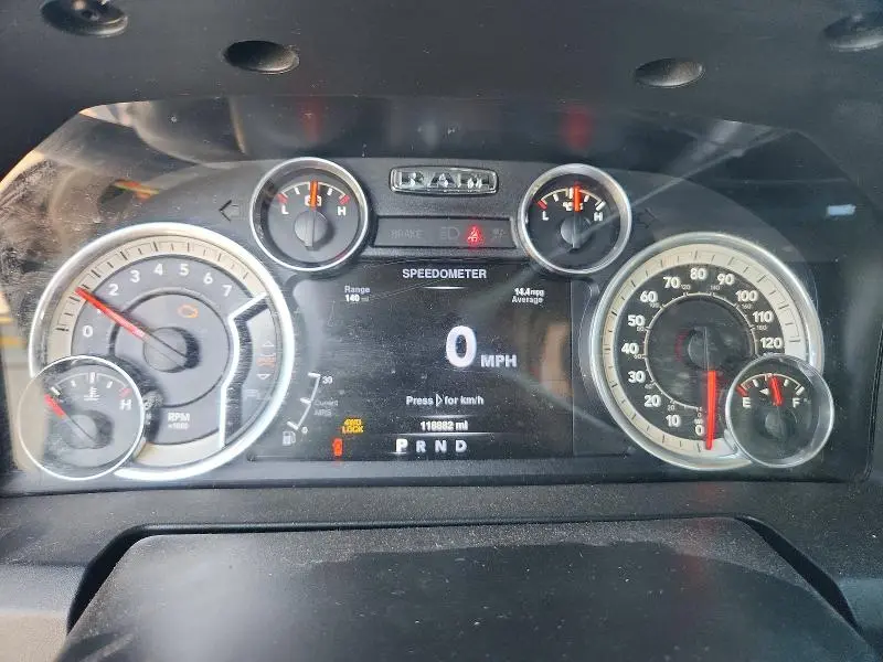 2016 RAM 1500 SLT  