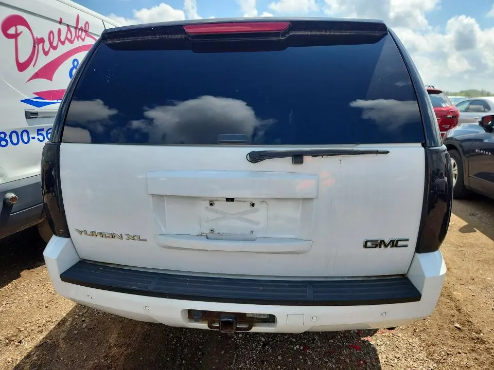 2011 GMC YUKON XL K1500 SLT  