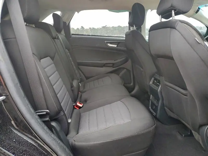 2021 FORD EDGE SE  