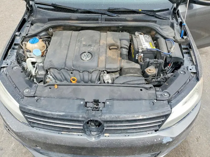 2011 VOLKSWAGEN JETTA SE  