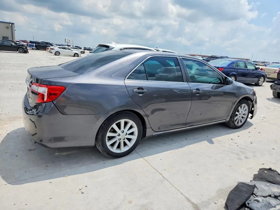 2012 TOYOTA CAMRY XLE  