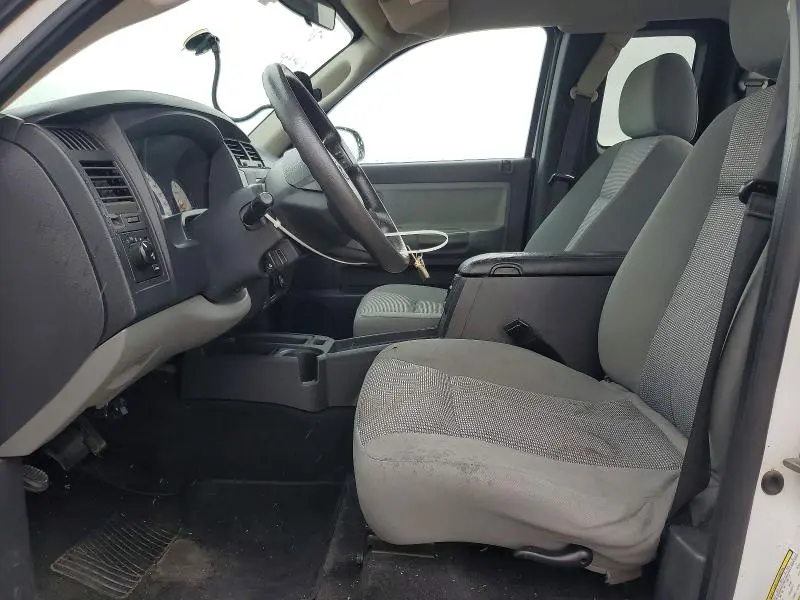 2011 DODGE DAKOTA SLT  