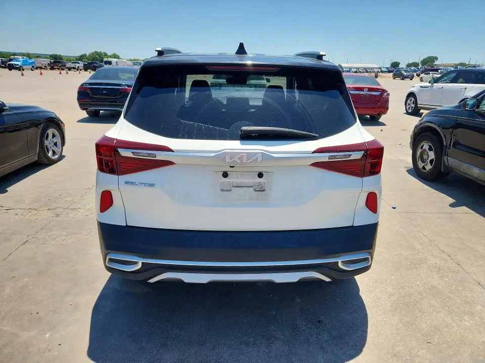 2022 KIA SELTOS S  