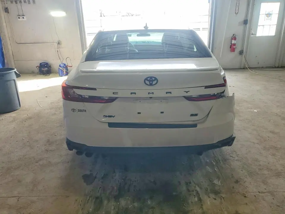 2025 TOYOTA CAMRY SE  