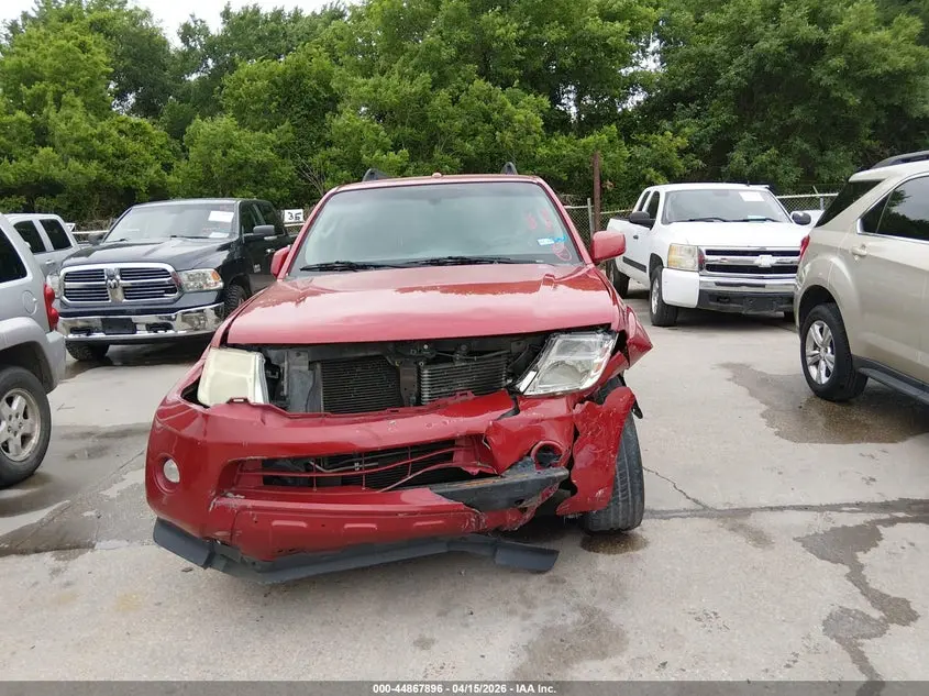2011 NISSAN PATHFINDER SILVER