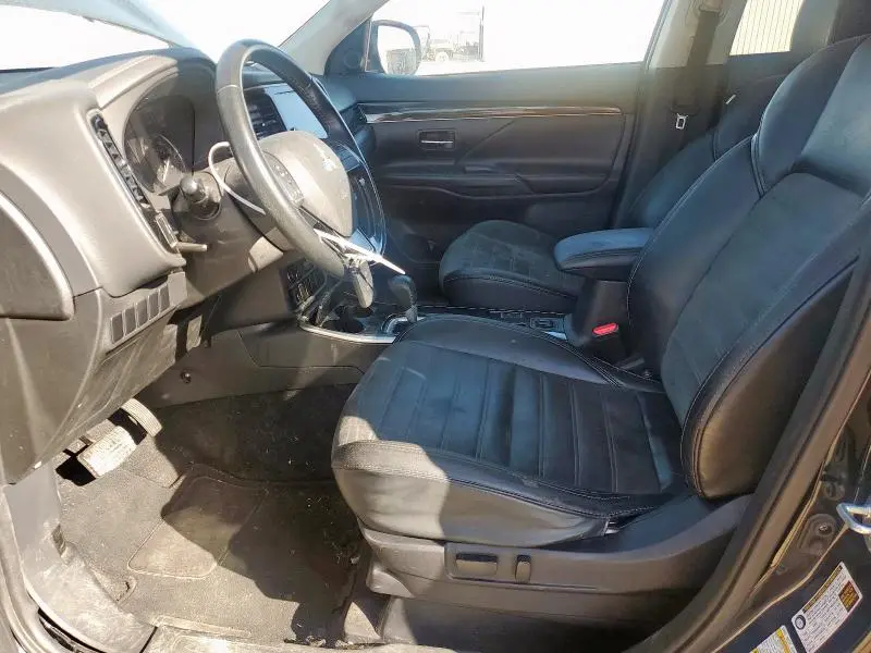 2019 MITSUBISHI OUTLANDER SE  